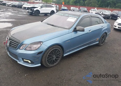 2011 Mercedes-Benz E 350 4Matic z USA, uszkodzony, nr VIN WDDHF8HBXBA353130